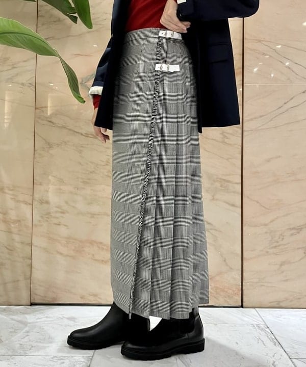 茂野 真楓さんの「BEAMS WOMEN｜ドライギャバジン ６ボタン ダブルジャケット」を使ったコーディネート