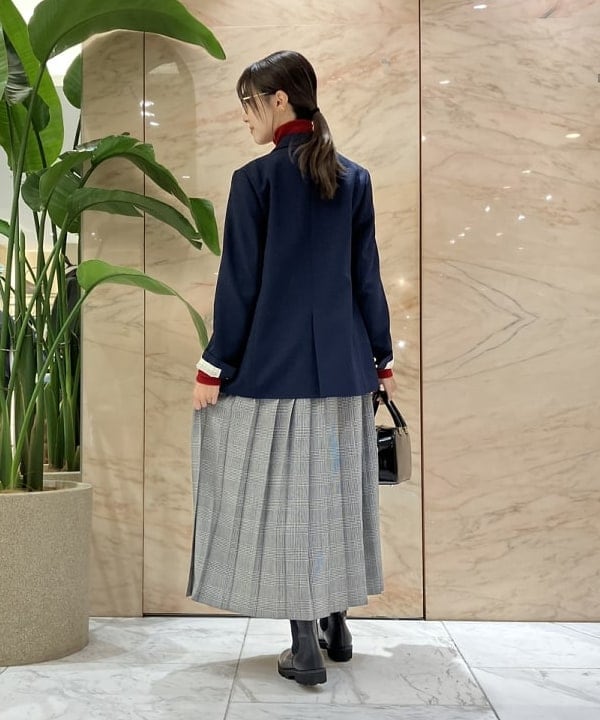 茂野 真楓さんの「BEAMS WOMEN｜ドライギャバジン ６ボタン ダブルジャケット」を使ったコーディネート