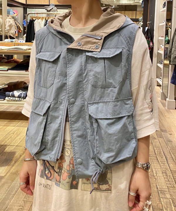 原口 愛さんの「BEAMS WOMEN｜マウンテン パーカー ベスト」を使ったコーディネート