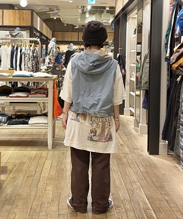 原口 愛さんの「BEAMS WOMEN｜マウンテン パーカー ベスト」を使ったコーディネート