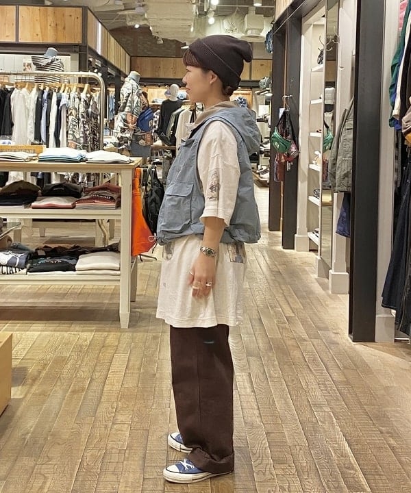 原口 愛さんの「BEAMS WOMEN｜マウンテン パーカー ベスト」を使ったコーディネート