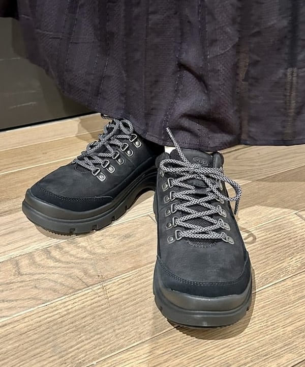 早川 萌子さんの「BEAMS WOMEN｜ワイドフィット リフレクター チェック フードシャツ」を使ったコーディネート