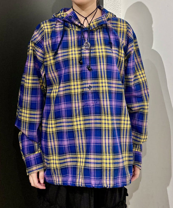 早川 萌子さんの「BEAMS WOMEN｜ワイドフィット リフレクター チェック フードシャツ」を使ったコーディネート