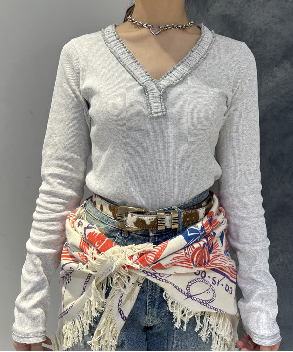 みゆうさんの「BEAMS WOMEN｜ギャザー ブレード Vネック トップス」を使ったコーディネート