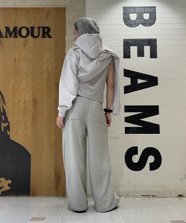 マツミヤさんの「BEAMS WOMEN｜BEAMS ベーシック フーディ」を使ったコーディネート