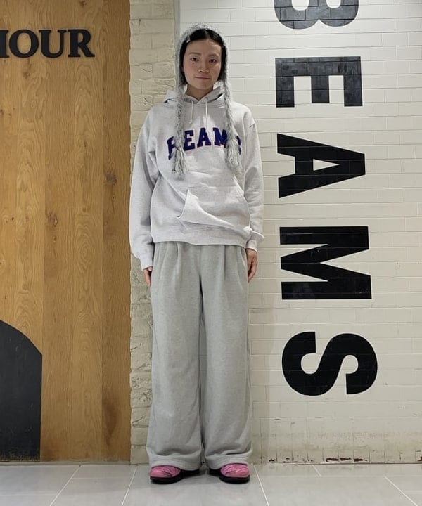 マツミヤさんの「BEAMS WOMEN｜BEAMS ベーシック フーディ」を使ったコーディネート