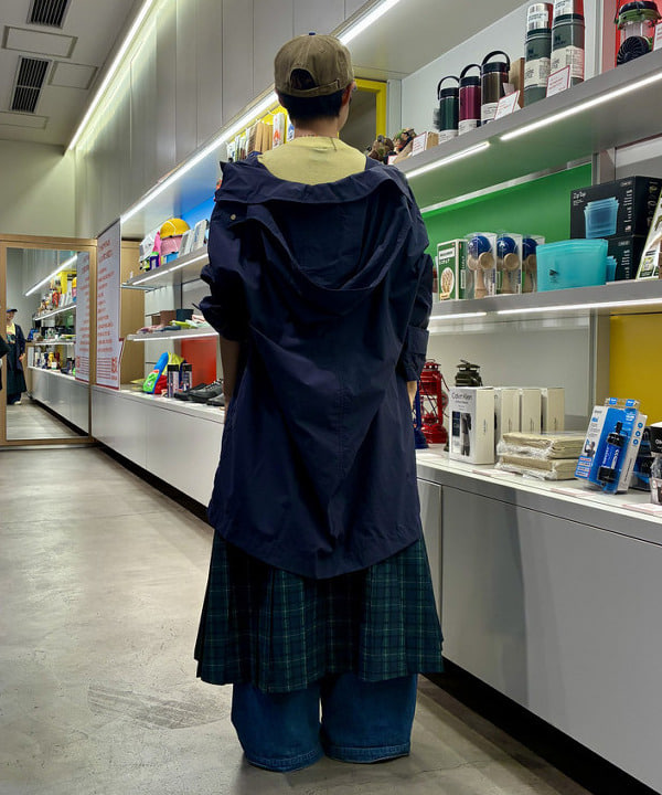 みりさんの「Traditional Weatherwear / パッカブル MALTON フードコート」を使ったコーディネート