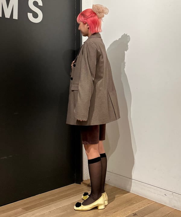 佐藤 亜美さんの「BEAMS WOMEN｜RBS / ヘリンボーン 2ボタン ジャケット」を使ったコーディネート