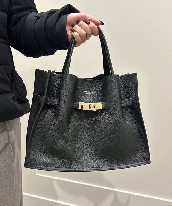 大槻 まひろさんの「BEAMS WOMEN｜TATRAS × Demi-Luxe BEAMS / 別注 KOSAVA セイル ファー ダウンジャケット」を使ったコーディネート