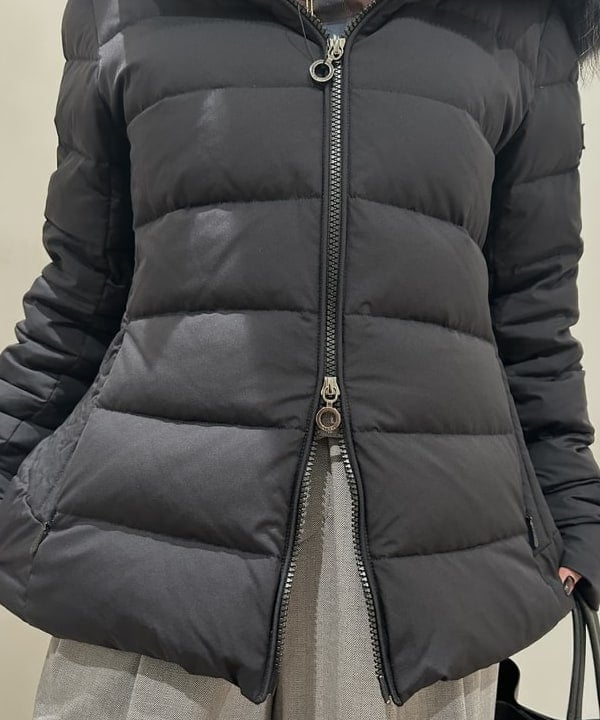 大槻 まひろさんの「BEAMS WOMEN｜TATRAS × Demi-Luxe BEAMS / 別注 KOSAVA セイル ファー ダウンジャケット」を使ったコーディネート