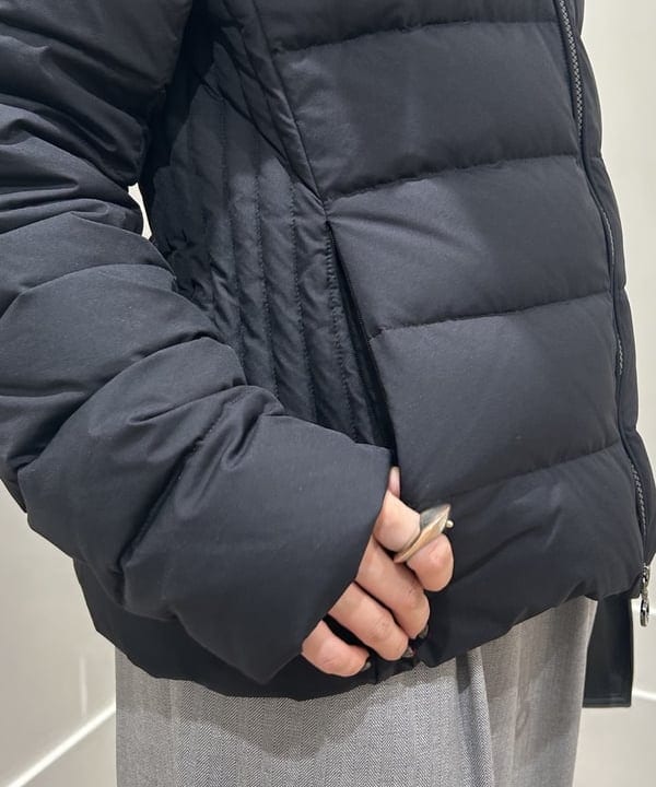 大槻 まひろさんの「BEAMS WOMEN｜TATRAS × Demi-Luxe BEAMS / 別注 KOSAVA セイル ファー ダウンジャケット」を使ったコーディネート