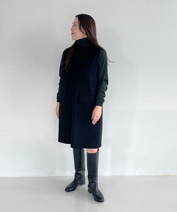 関 桂子さんの「BEAMS WOMEN｜AK+1 / 18ゲージ ハイネック プルオーバー」を使ったコーディネート