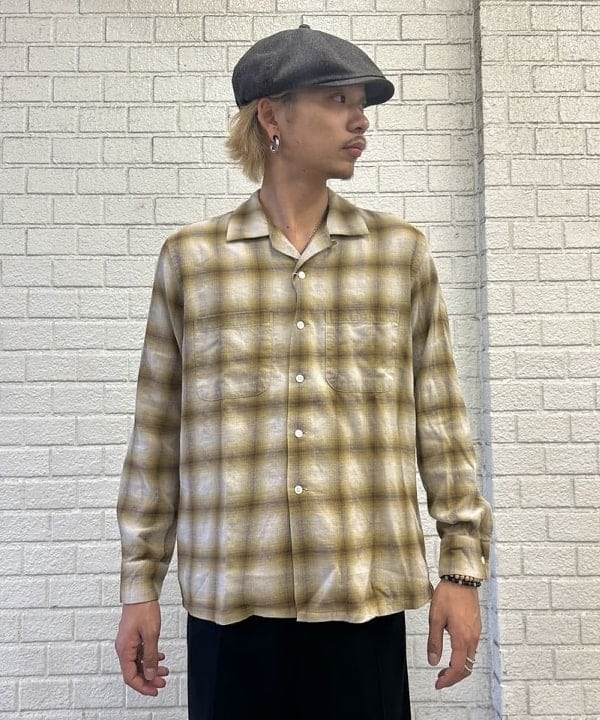 三宅 雄平さんの「BEAMS WOMEN｜Open Collar Ombre」を使ったコーディネート