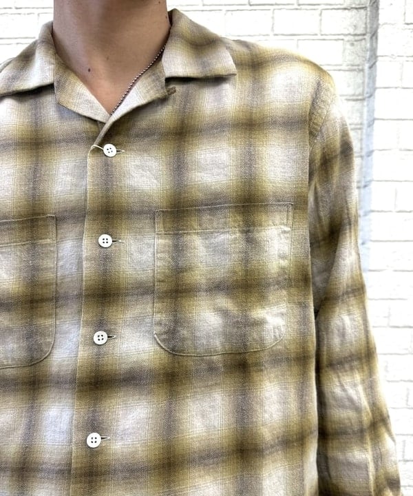 三宅 雄平さんの「BEAMS WOMEN｜Open Collar Ombre」を使ったコーディネート