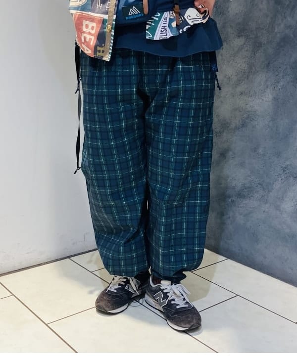 佐藤 歩さんの「BEAMS WOMEN｜【別注】Gramicci/ リップストップ スラックス」を使ったコーディネート