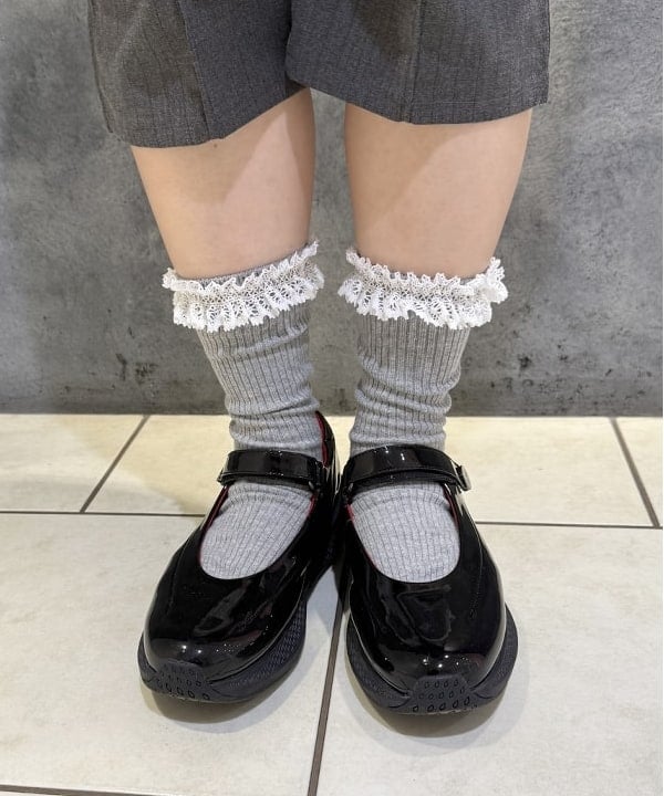 庭野 優紀さんの「BEAMS WOMEN｜リブ オフショルダー プルオーバー」を使ったコーディネート