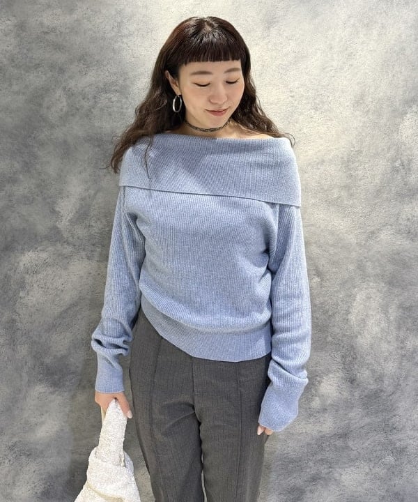 庭野 優紀さんの「BEAMS WOMEN｜リブ オフショルダー プルオーバー」を使ったコーディネート