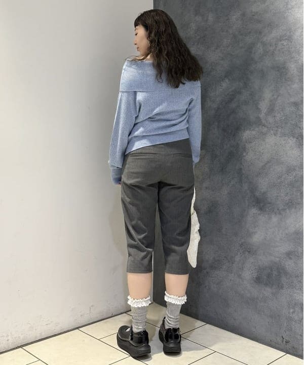 庭野 優紀さんの「BEAMS WOMEN｜リブ オフショルダー プルオーバー」を使ったコーディネート