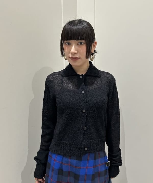 大槻 まひろさんの「BEAMS WOMEN｜AK+1 / ポロカラーショート カーディガン」を使ったコーディネート