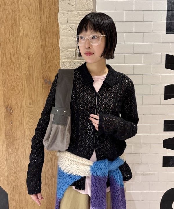 amaさんの「BEAMS WOMEN｜ニュースペーパーバッグ ミニ」を使ったコーディネート