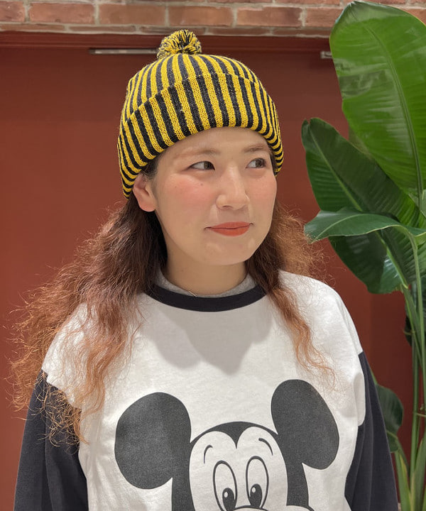 エノモト アミさんの「BEAMS WOMEN｜【別注】Champion / ミッキーマウス / フットボール Tシャツ」を使ったコーディネート