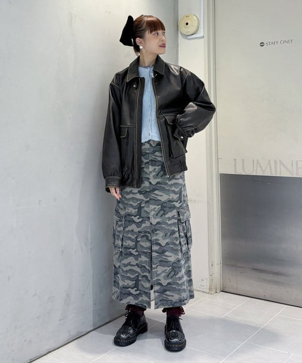 りかちょび/岸本梨佳さんの「BEAMS WOMEN｜カーゴ ポケット タイト スカート」を使ったコーディネート