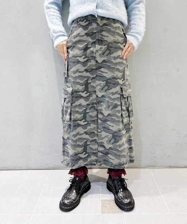 りかちょび/岸本梨佳さんの「BEAMS WOMEN｜カーゴ ポケット タイト スカート」を使ったコーディネート