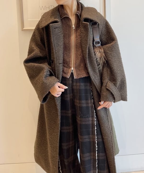 大木さんの「BEAMS WOMEN｜ロング ファー バッグ」を使ったコーディネート