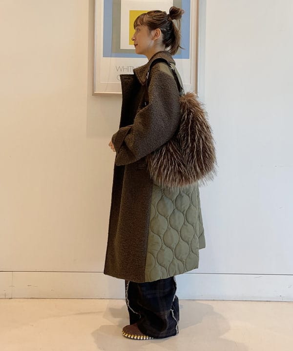 大木さんの「BEAMS WOMEN｜ロング ファー バッグ」を使ったコーディネート