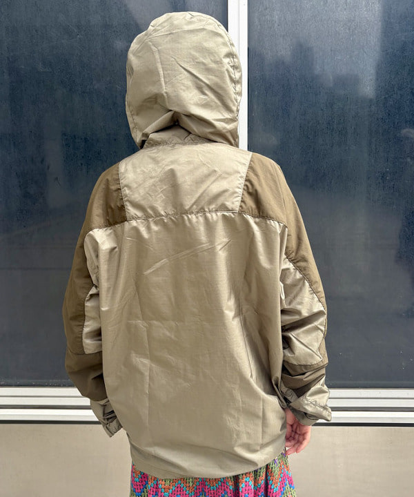 みりさんの「【別注】THE NORTH FACE PURPLE LABEL / マウンテン ウインド パーカ」を使ったコーディネート