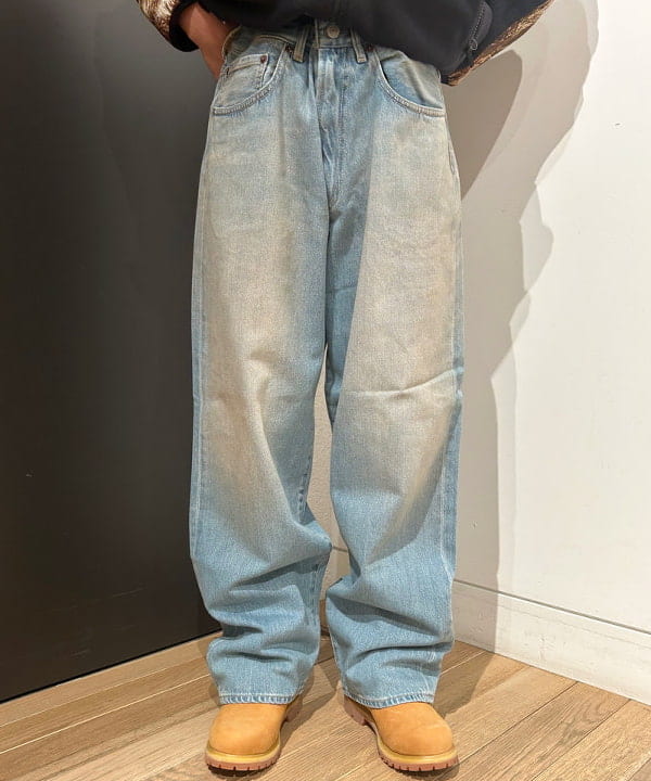 佐藤 亜美さんの「BEAMS WOMEN｜【別注】Champion / ミッキーマウス / フットボール Tシャツ」を使ったコーディネート