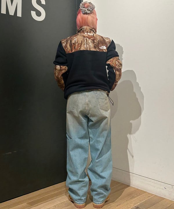 佐藤 亜美さんの「BEAMS WOMEN｜【別注】Champion / ミッキーマウス / フットボール Tシャツ」を使ったコーディネート