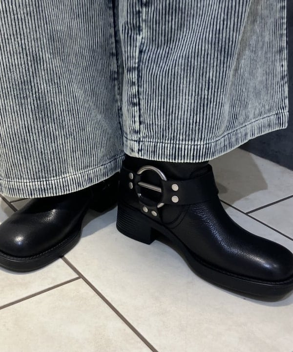 シマダリツコさんの「BEAMS WOMEN｜コーデュロイ 5ポケット ワイド パンツ」を使ったコーディネート