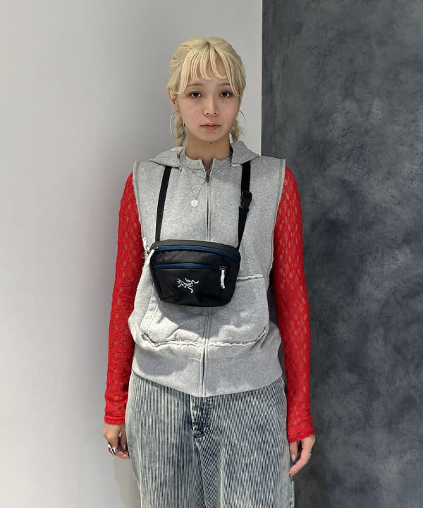 シマダリツコさんの「BEAMS WOMEN｜コーデュロイ 5ポケット ワイド パンツ」を使ったコーディネート