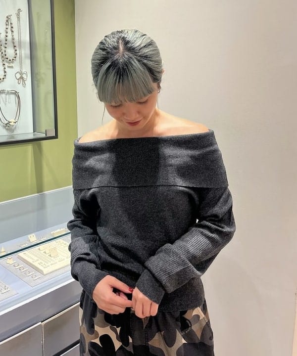 ゆいさんの「BEAMS WOMEN｜リブ オフショルダー プルオーバー」を使ったコーディネート