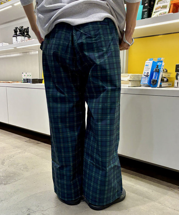 みりさんの「サイドポケット クルーネック スウェット」を使ったコーディネート