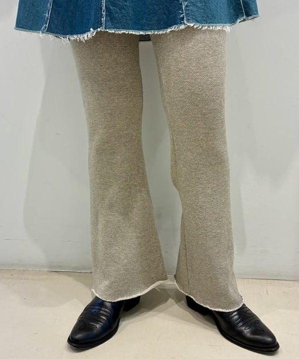 水野 萌香さんの「BEAMS WOMEN｜【別注】Casselini / フラワー ニット帽」を使ったコーディネート