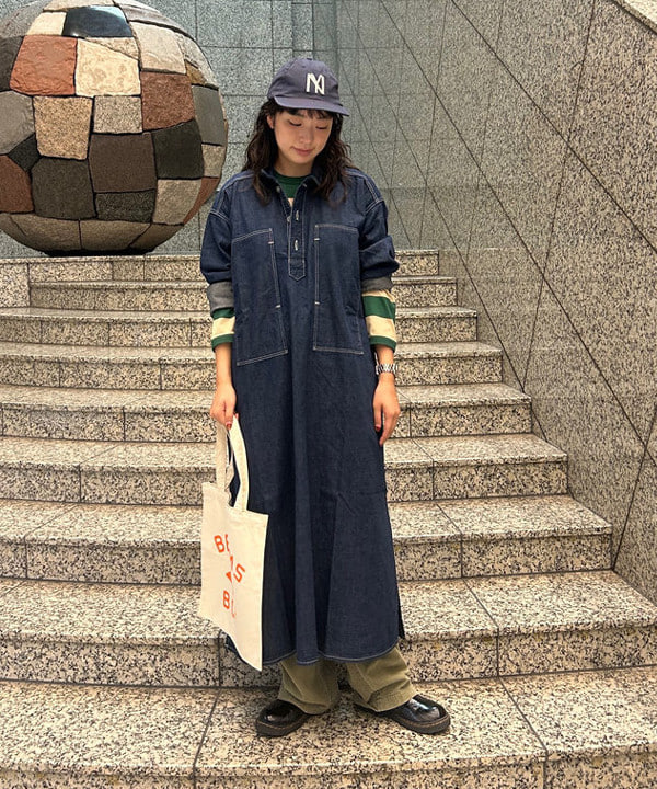 ばるたんさんの「BEAMS WOMEN｜orSlow / デニム プルオーバー ドレス」を使ったコーディネート