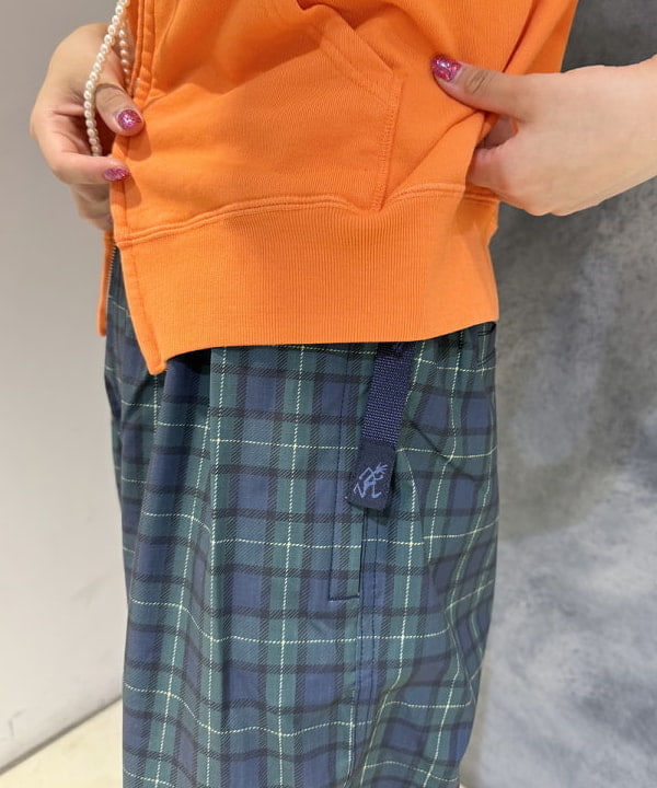 yokoyama shionさんの「BEAMS WOMEN｜【別注】SCREEN STARS / フルジップ パーカー」を使ったコーディネート