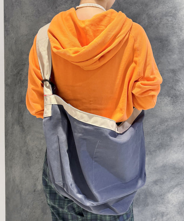 yokoyama shionさんの「BEAMS WOMEN｜【別注】SCREEN STARS / フルジップ パーカー」を使ったコーディネート