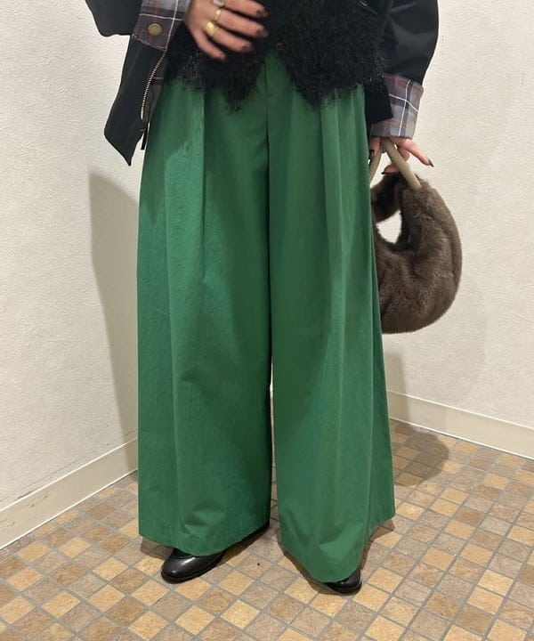 大槻 まひろさんの「BEAMS WOMEN｜【別注】Barbour / TRANSPORT ジャケット」を使ったコーディネート