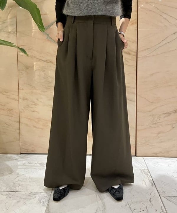 茂野 真楓さんの「BEAMS WOMEN｜モヘヤ ニット ベスト」を使ったコーディネート