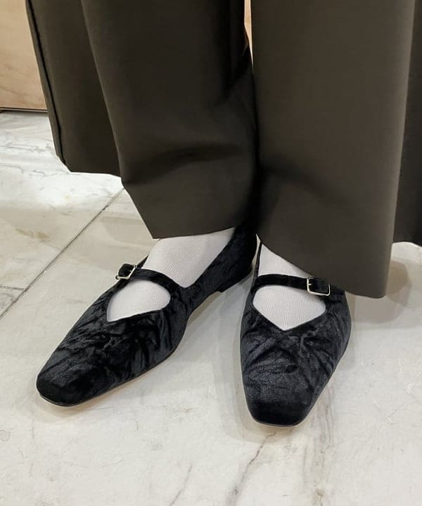 茂野 真楓さんの「BEAMS WOMEN｜モヘヤ ニット ベスト」を使ったコーディネート