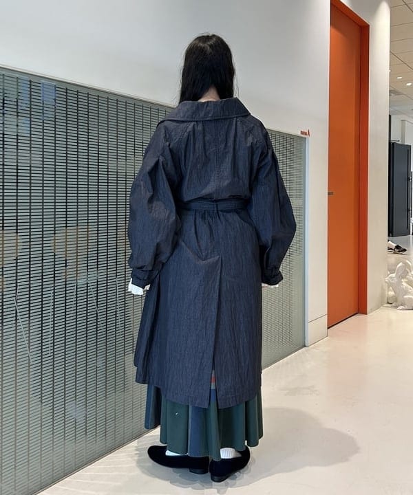 清水 彩乃さんの「BEAMS WOMEN｜コットン ナイロン ミリタリー ステンカラー コート」を使ったコーディネート