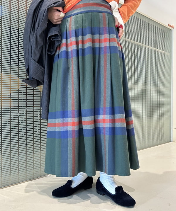 清水 彩乃さんの「BEAMS WOMEN｜コットン ナイロン ミリタリー ステンカラー コート」を使ったコーディネート