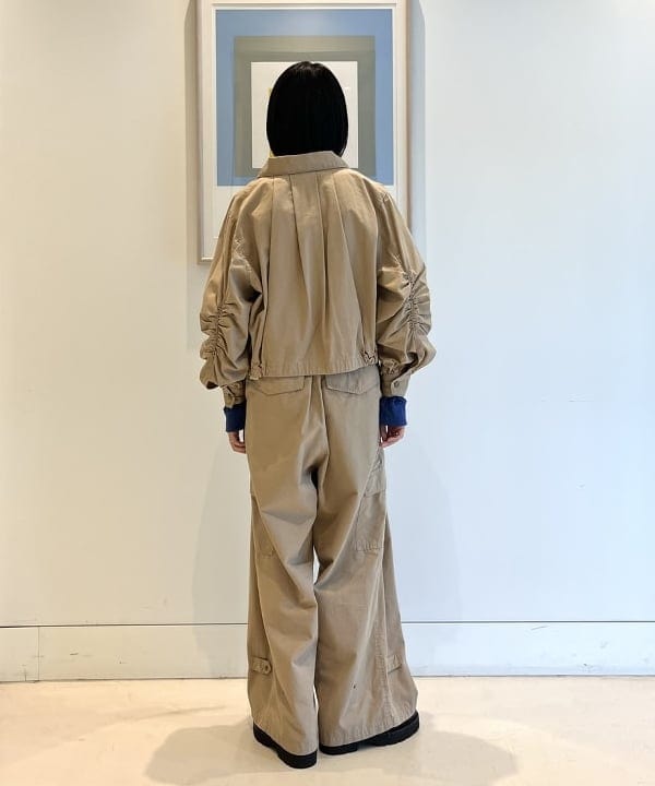 ミナミマリコさんの「BEAMS WOMEN｜maturely / コットン シルク ジッパー カーゴパンツ」を使ったコーディネート