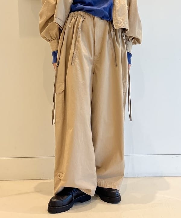 ミナミマリコさんの「BEAMS WOMEN｜maturely / コットン シルク ジッパー カーゴパンツ」を使ったコーディネート