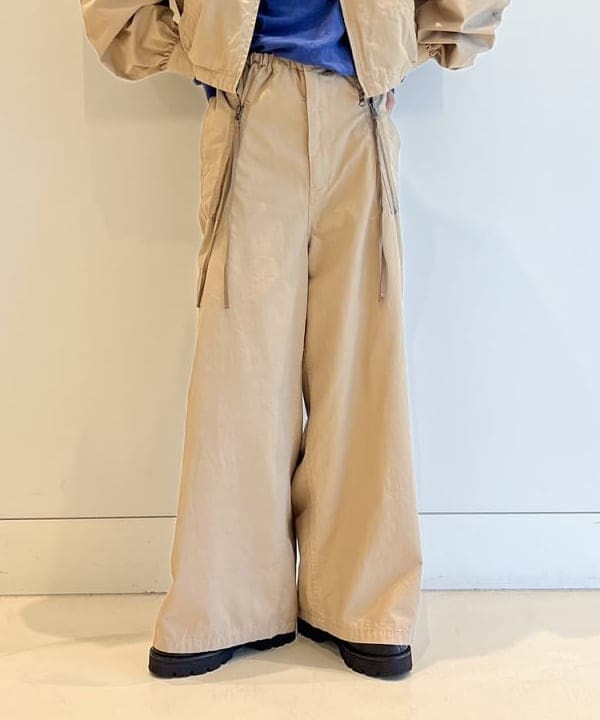 ミナミマリコさんの「BEAMS WOMEN｜maturely / コットン シルク ジッパー カーゴパンツ」を使ったコーディネート