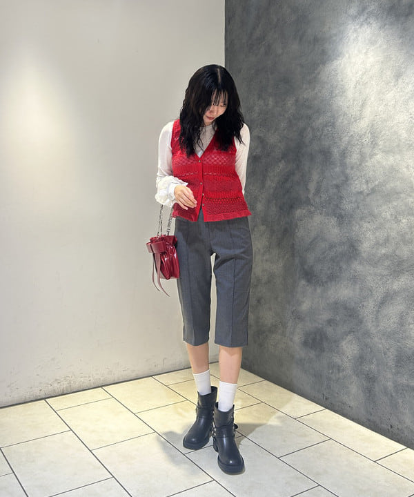 ハルカさんの「BEAMS WOMEN｜ボーダー レース編み ベスト」を使ったコーディネート