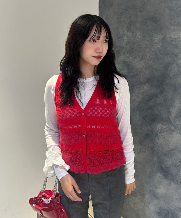 ハルカさんの「BEAMS WOMEN｜ボーダー レース編み ベスト」を使ったコーディネート